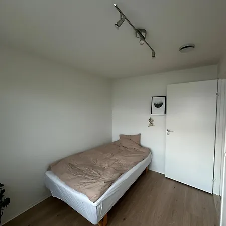 Modern With A View! Free Parking Appartement *