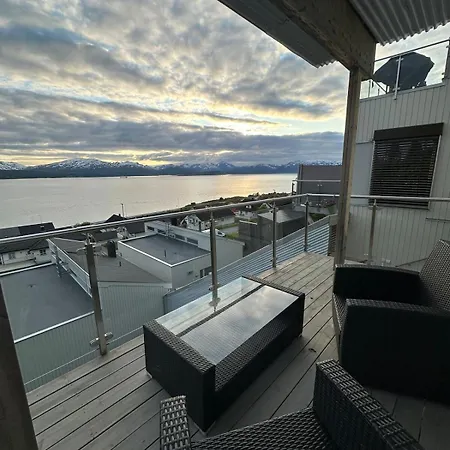 アパート Modern With A View! Free Parking
