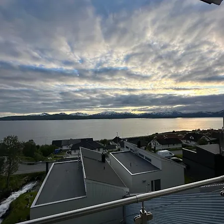アパート Modern With A View! Free Parking トロムソ
